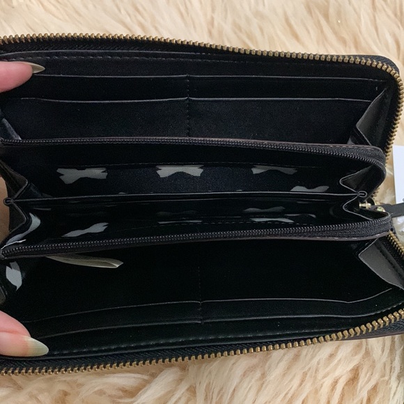 NWT Kate Spade Striped Patent Leather Wallet - Picture 6 of 12